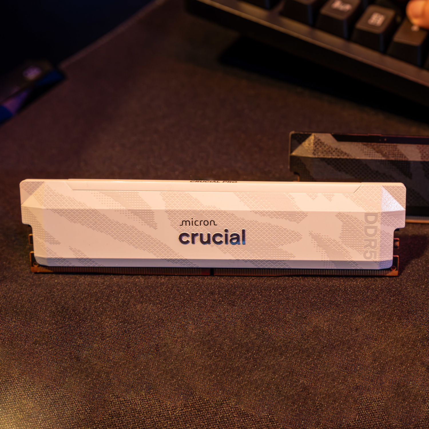 Crucial Pro 16GB 6400Mhz DDR5 Desktop OC Gaming Memory - White - Image 5